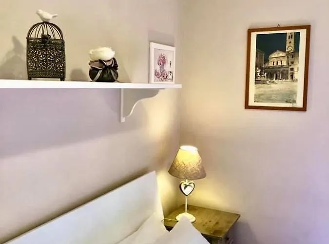 Giulia's In Vatican